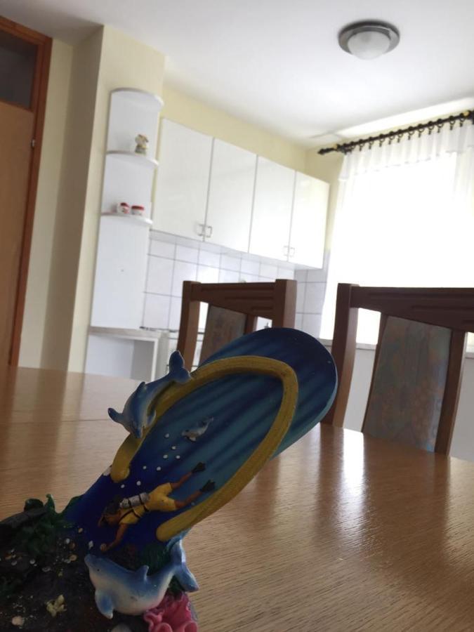 Apartmani Ana Malinska Ngoại thất bức ảnh