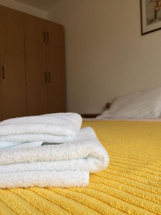 Apartmani Ana Malinska Ngoại thất bức ảnh