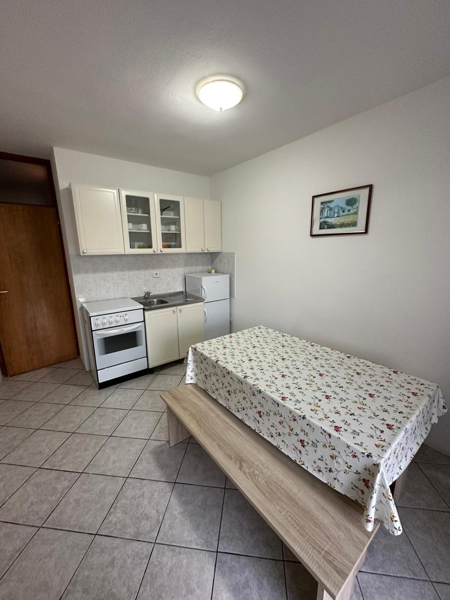 Apartmani Ana Malinska Ngoại thất bức ảnh