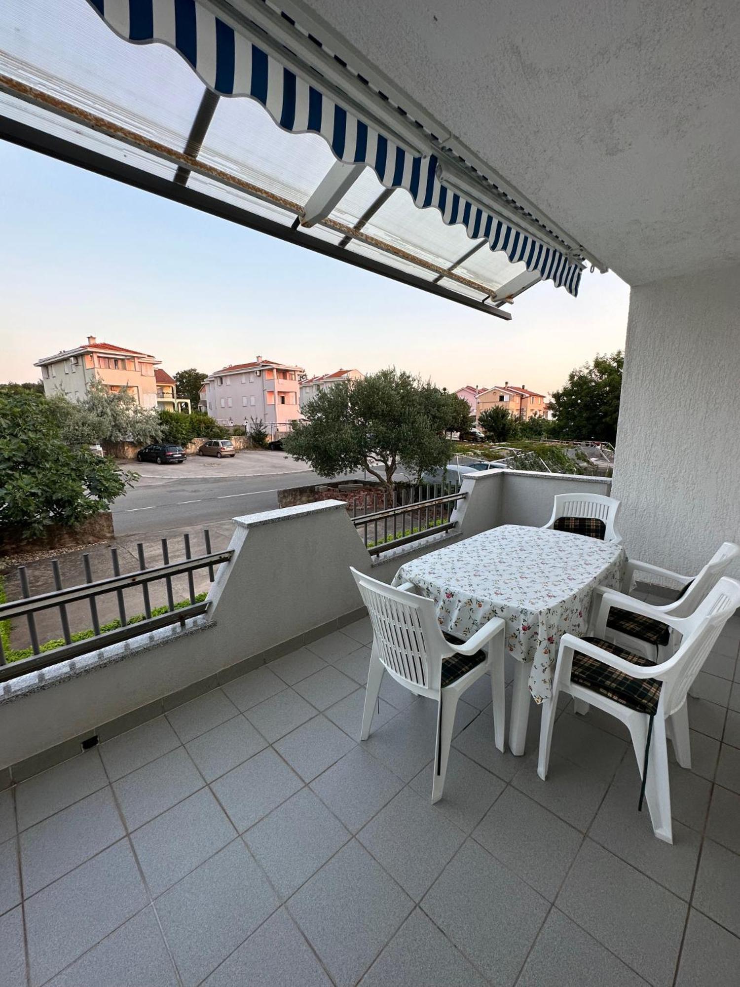Apartmani Ana Malinska Ngoại thất bức ảnh